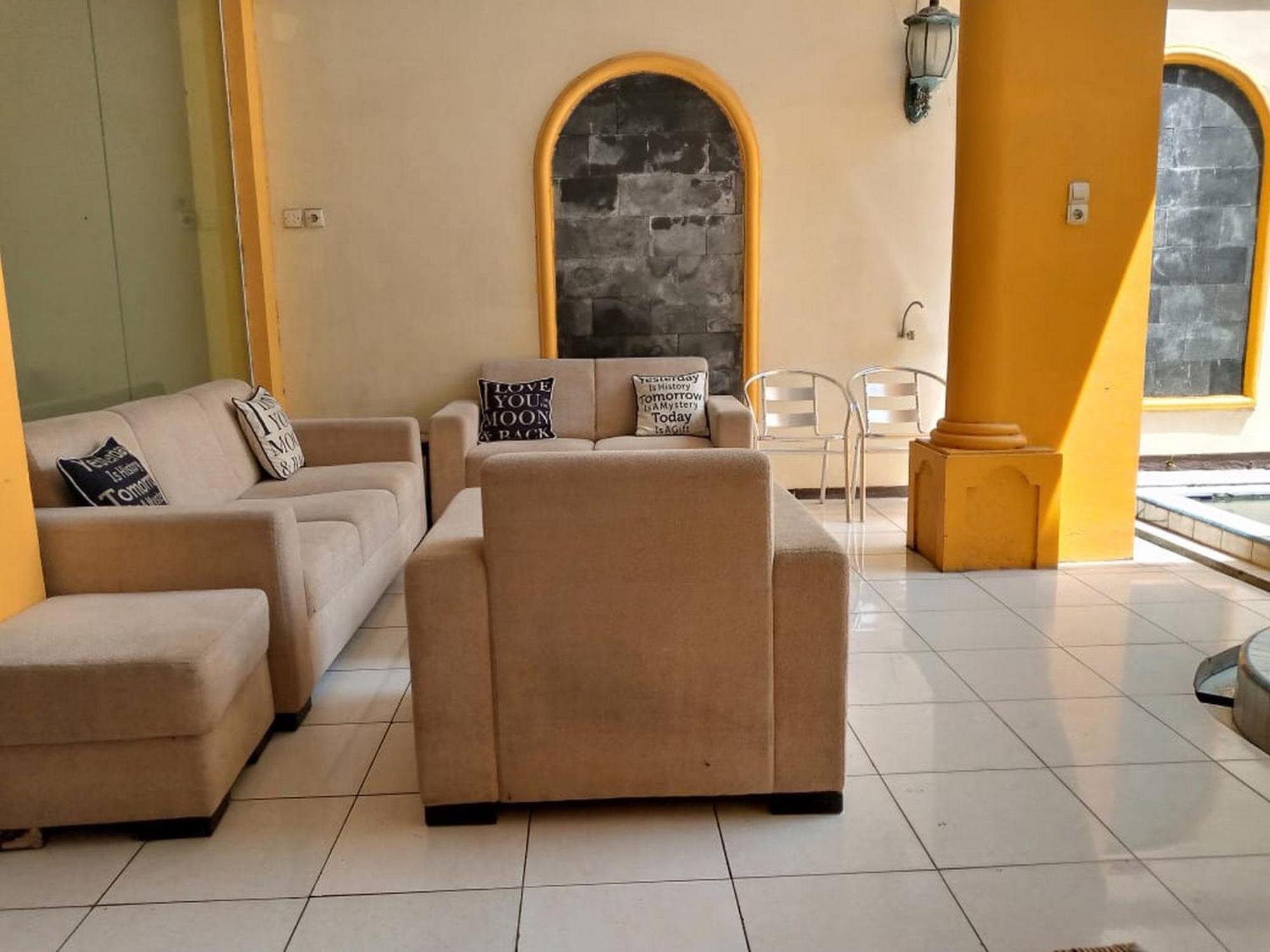 Reddoorz Syariah At Demasto Homestay Jembel Exteriér fotografie